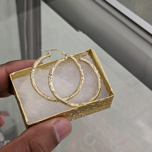 10ktReal Gold Hoop Earring